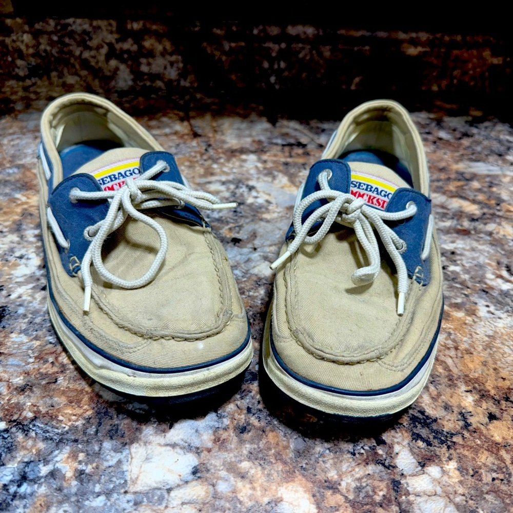 Vintage Sebago Docksides top siders. Mens size 9